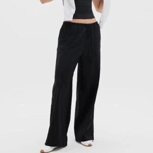 Athleta Paradise Mid Rise Wide Leg Pant Size: M  Black NEW IN PACKAGING